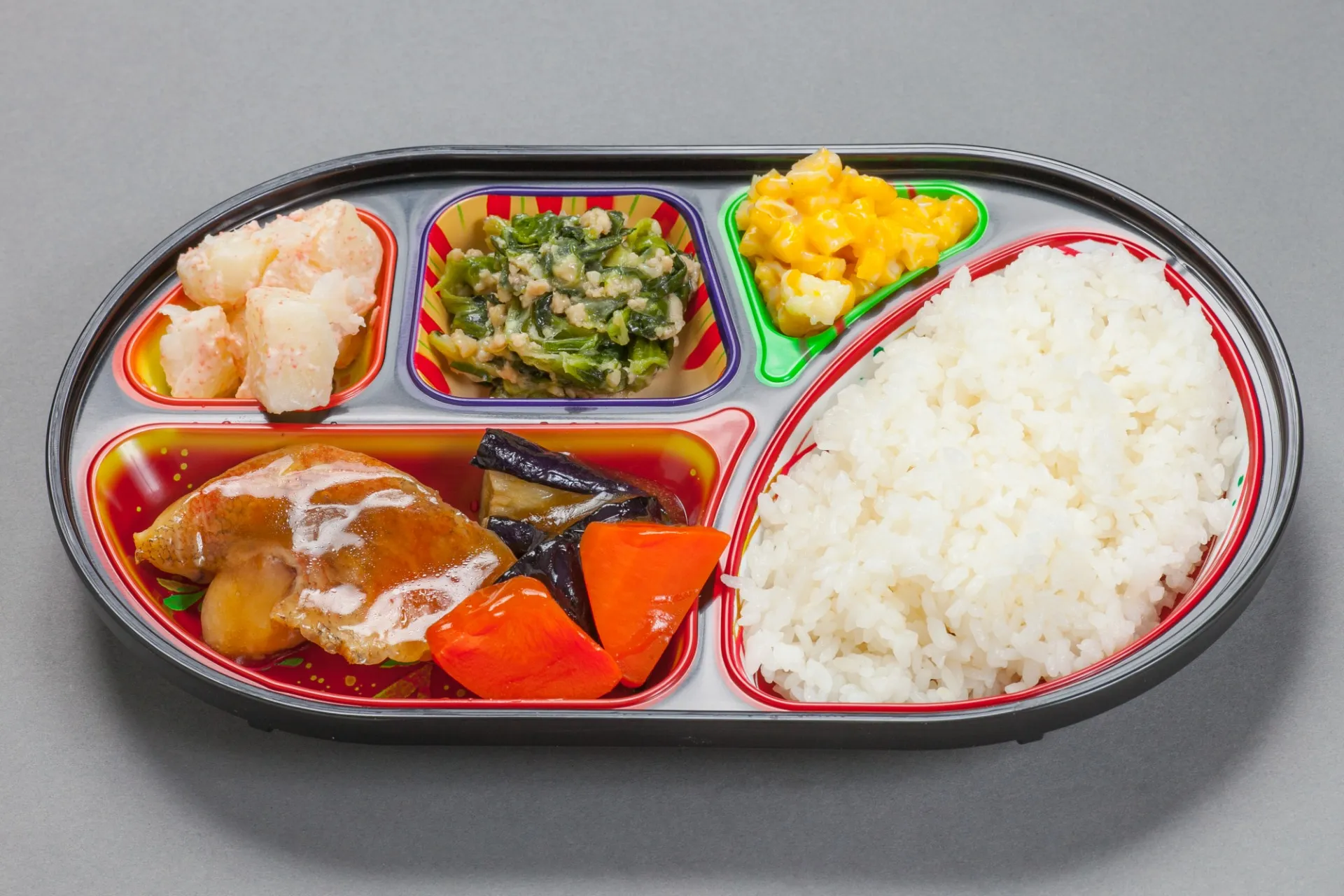 仕出し弁当とは一味違う！管理栄養士が考えた日替わり弁当の宅食サービス